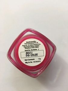MINISO Kissy Lip Scrub - Strawberry🍓
