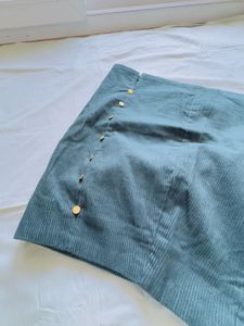 Short Skirt With Zip Closure