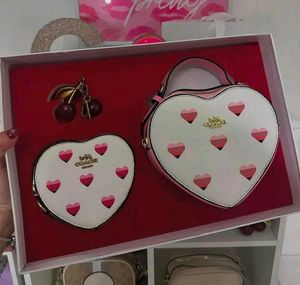 COACH HEART BAG GIFT SET PREMIUM WD BOX