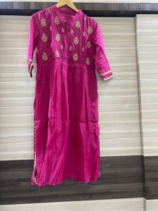 Pink Embroidered Kurta pant with tissue duptta