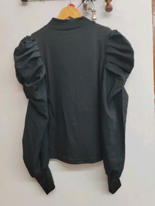 Stretchable Black Top With Full Sleeve And Grip