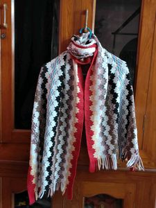 Stylish Patterned Scarf