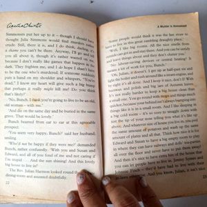 Novel Agatha Christie: A Murder Is Announced