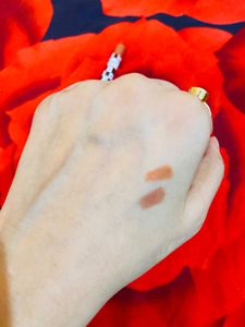 Collagen And Vitamin C Infused Lipsticks