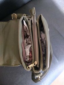 sling bag/ shoulder bag.