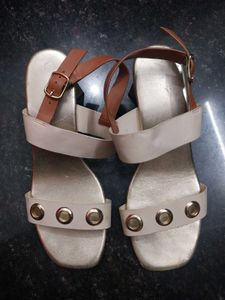 Zudio Block Heel