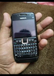 Nokia E71
