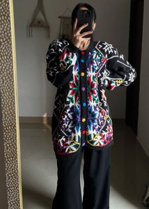 VINTAGE BLACK KNIT SWEATER W SEQUINS SNOWFLAKES SW