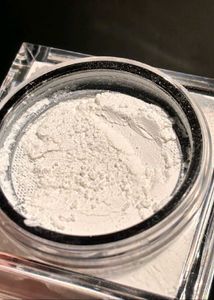 Huda Beauty Easy Bake Loose Baking &Setting Powder