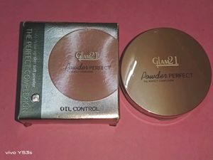 GLAM21 🎉🎉 COMPACT POWDER 🎉! Perfect Complexion