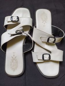 White Sandal/Flat.