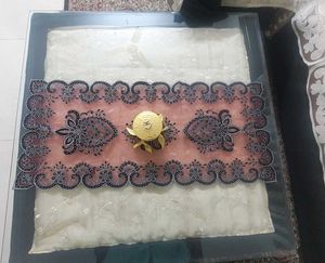 New Without Tag Table Runner