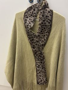 Stylish Scarf with Faux Fur for Women/Girls