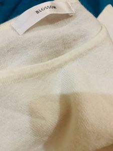 BLOSSOM WOOLEN TOP