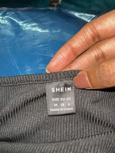 Chic Black Long Sleeve Crop Top