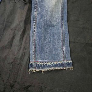 straight fit Y2K denim