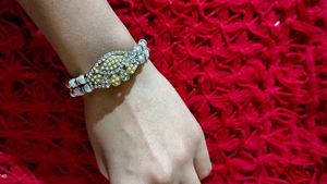 Three Beauties Bracelet
