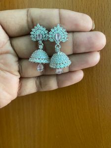 White Ad Stone Minimal Jhumka
