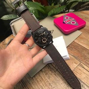 FOSSIL LEATHER STRAP WATCH