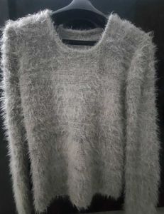 women pullover sweatshirt