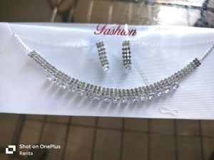 Beautiful stone jewellery set of 2
