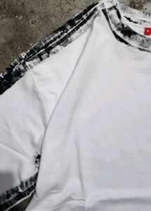 Distressed Trim White Tee
