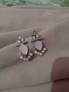 Pink Aura: Ethnic Pearl Danglers