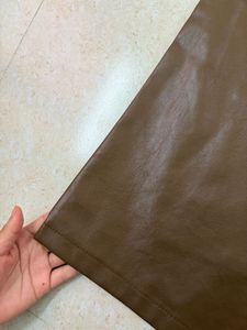 Brown fall  Leather Pants ( brand new) 🤎