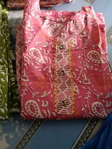Women Ethnic Kurta Set