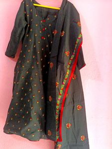 Embroidered Kurta Set