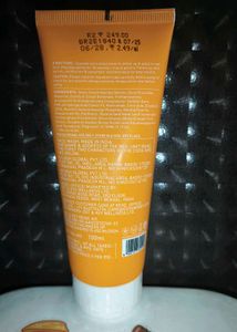 Dot &amp; Key Vitamin C Face Wash