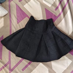 Black Short Pleated Skirt