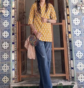 Leaf Print Mustard Top