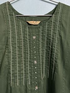 Olive Green Straight Kurta with Embroidered Detail