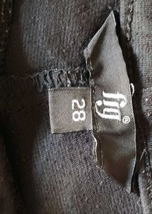 Black Skinny Fit Ankle Length Women Pants