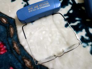 Spectacles (Metal Frame)