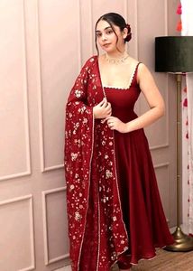 New/Unused Embroidered Satin Sleeveless Gown Set