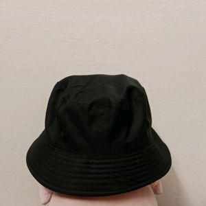 Bucket Hat Reversible Black And Statement Red