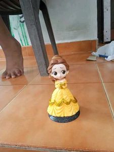Bella 💛 Figure