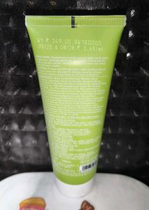 Dot &amp; Key Face Wash