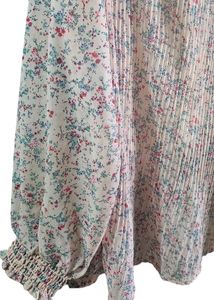 Nice Summer Top With Floral Design