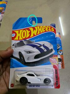 Hot Wheels &#39;13 SRT Viper &amp; &#39;67 Mustang