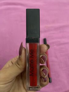 Lipstick, Liner And Highlighter Combo