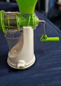 Manual Juicer.. Used Only 1 Time