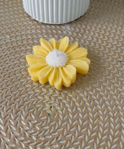 Daisy Flower candle