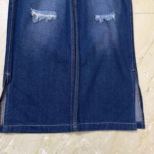 Street 9- Wide Leg, Distressed Pants.