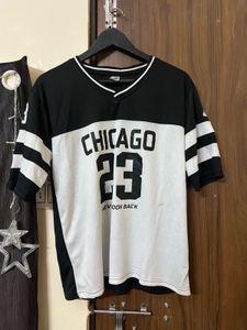 Chicago 23 Graphic T-Shirt