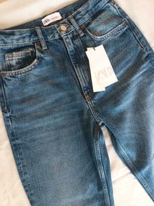 ZARA STRAIGHT FIT DENIM