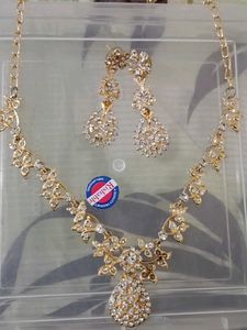 Sparkling Gold Jewelry Set