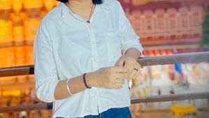 Oversized Stunning White Crop Shirt